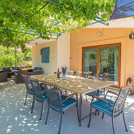 Vakantiehuis 3 Bedroom Amazing In