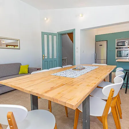 3 Bedroom Amazing In Vakantiehuis