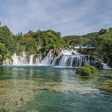 3 Bedroom Amazing In Mravnica (Sibenik)
