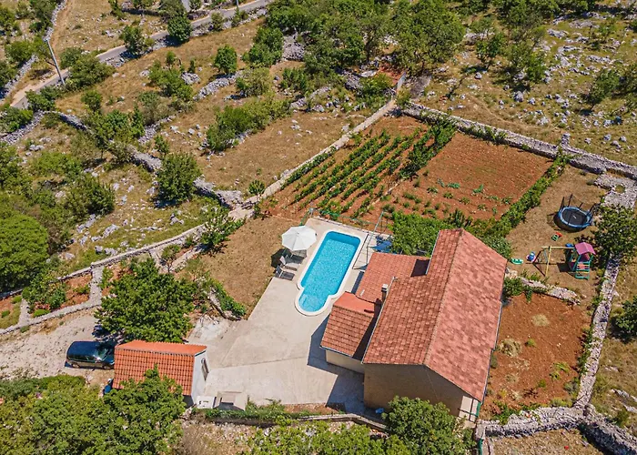 09 Holiday home Mravnica (Sibenik)