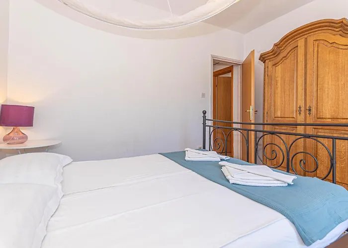 09 Holiday home Mravnica (Sibenik)